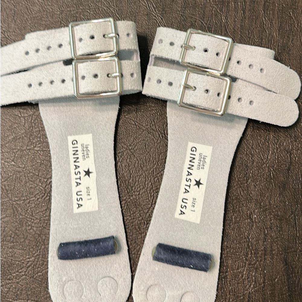 Ginnasta size 1 grips double buckle regular width